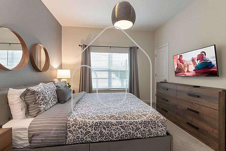 4BR Storey Lake w/ Pool & Mickey Room