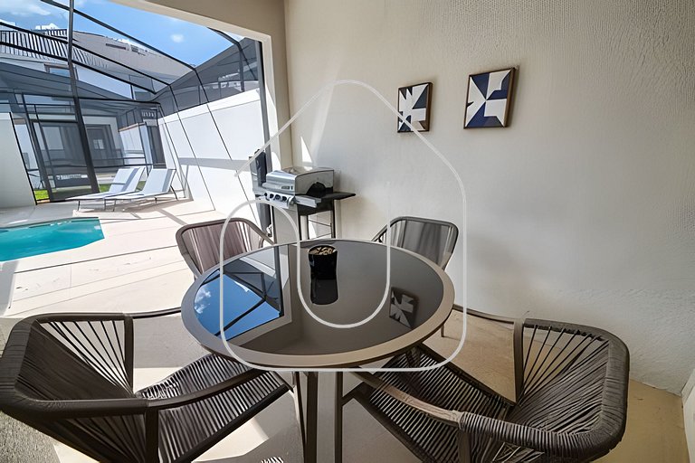 4BR Storey Lake w/ Pool & Mickey Room