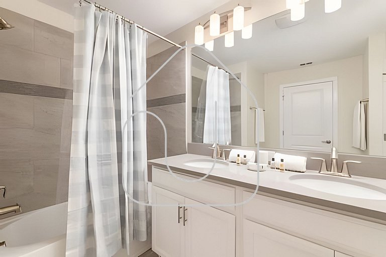 4BR Storey Lake w/ Pool & Mickey Room