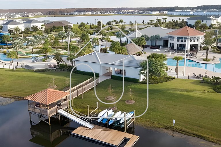 4BR Storey Lake w/ Pool & Mickey Room