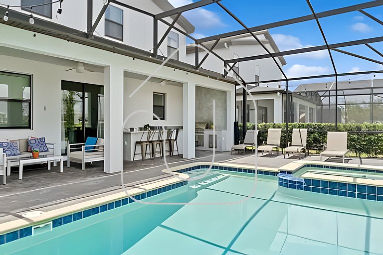 Luxury 6BR Villa w/ Pool, Spa & Near Disney