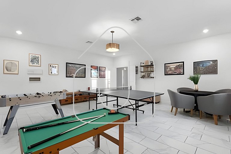 Luxury 6BR Villa w/ Pool, Spa & Near Disney