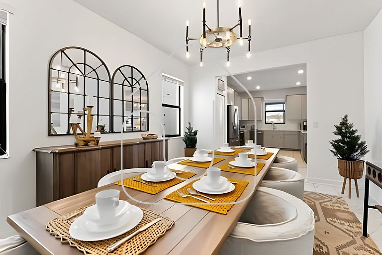 Luxury 6BR Villa w/ Pool, Spa & Near Disney