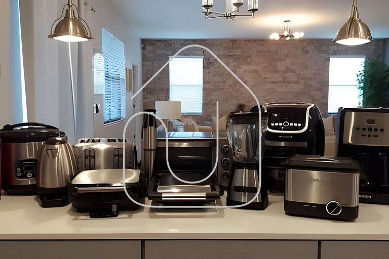 Luxury 6BR Villa w/ Pool, Spa & Near Disney