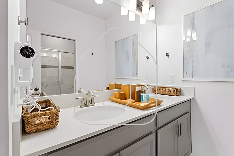 Luxury 6BR Villa w/ Pool, Spa & Near Disney