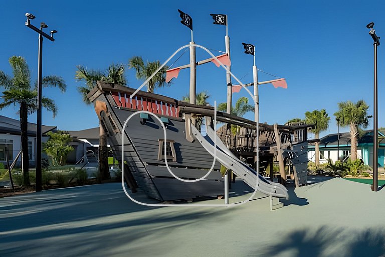 6BR Storey Lake Villa w/ Pool, Spa & EV Charger