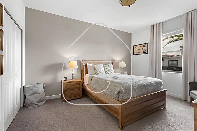 Villa 6Q Storey Lake c/ Piscina, Spa e EV Charger