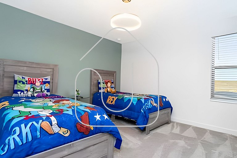 9BR Villa w/ Pool & Game Room Near Disney