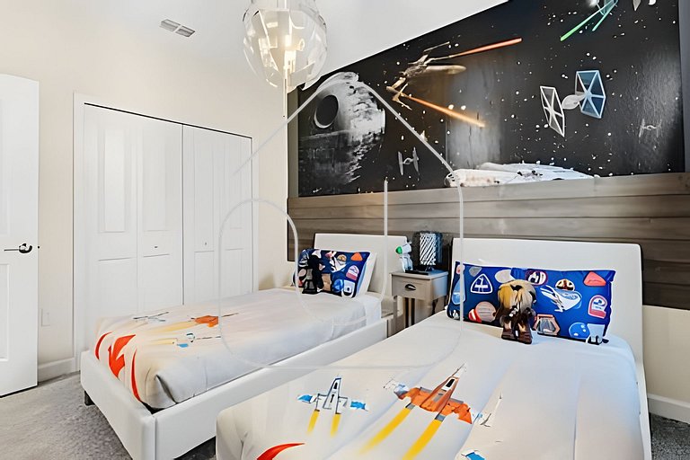 6BR Villa w/ Pool & Themed Rooms