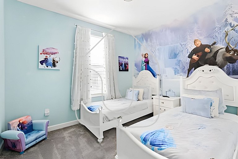 6BR Villa w/ Pool & Themed Rooms