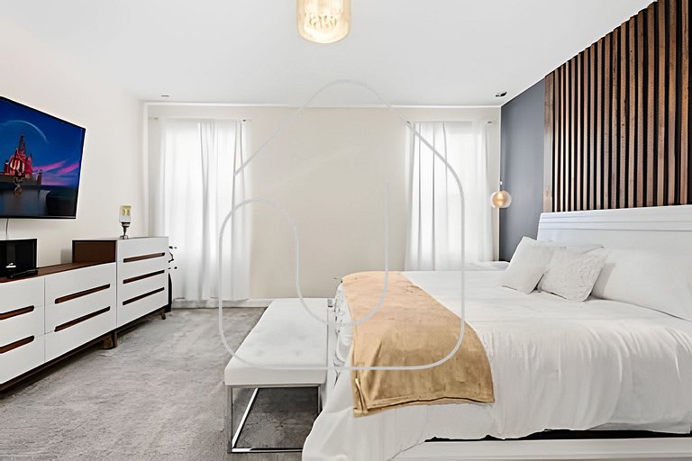 6BR Villa w/ Pool & Themed Rooms