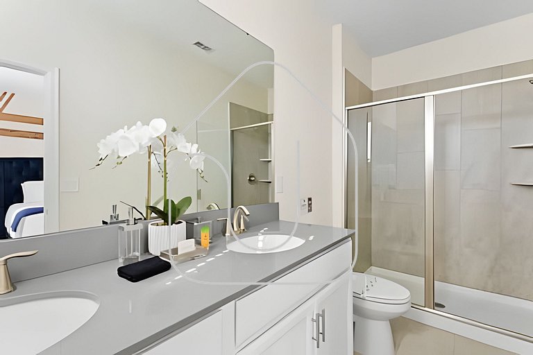 6BR Villa w/ Pool & Themed Rooms