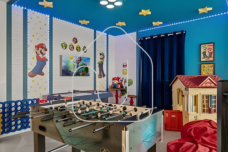 5BR Villa w/ Pool & Game Room near Disney