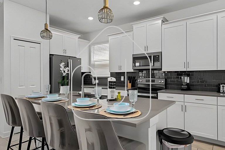 5BR Villa w/ Pool & Game Room near Disney