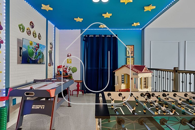 5BR Villa w/ Pool & Game Room near Disney