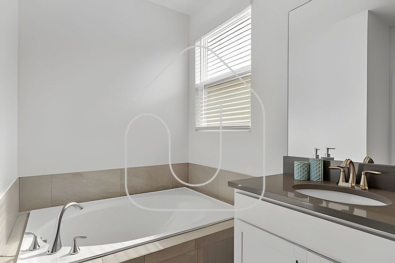 5BR Villa w/ Pool & Game Room near Disney