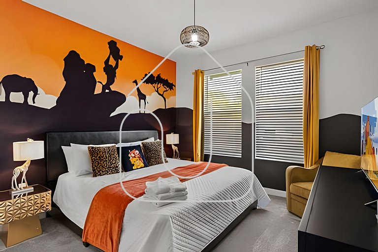 6BR Disney-Themed Villa + Pool & Game Room