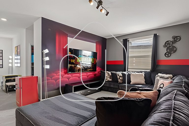 6BR Disney-Themed Villa + Pool & Game Room