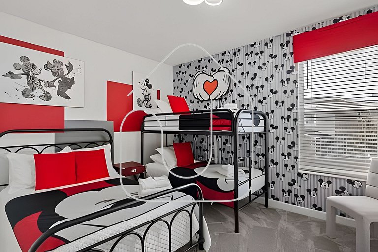 Casa 6Q Temática Disney c/ Piscina