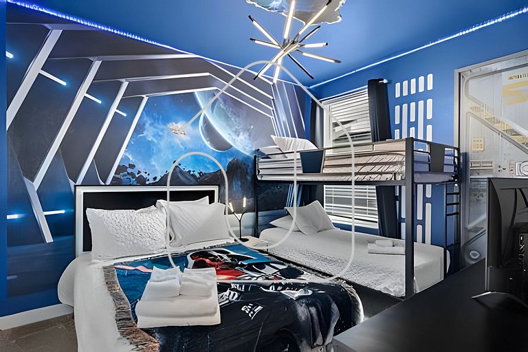 6BR Disney-Themed Villa + Pool & Game Room