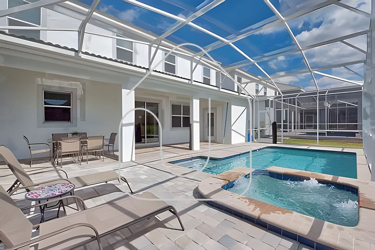 6BR Villa w/ Pool & Game Room near Disney