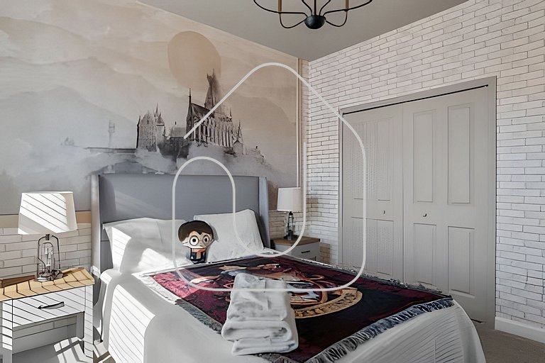 5BR Villa w/ Pool, Game Room + Themes Near Disney