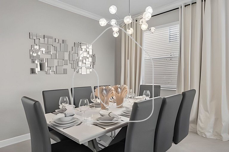 5BR Villa w/ Pool, Game Room + Themes Near Disney