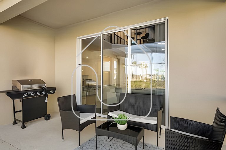 5BR Villa w/ Pool, Game Room + Themes Near Disney