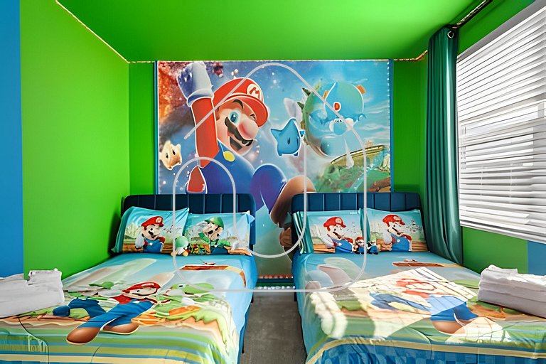 5BR Villa w/ Pool, Game Room + Themes Near Disney