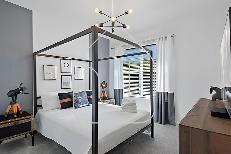 5BR Pool Home + Game Room @ Champions Gate