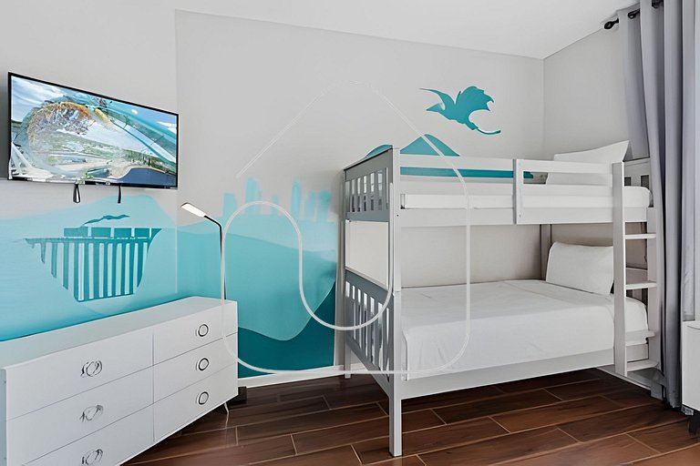 Vista Cay 4BR Condo w/ Balcony & Foosball Fun