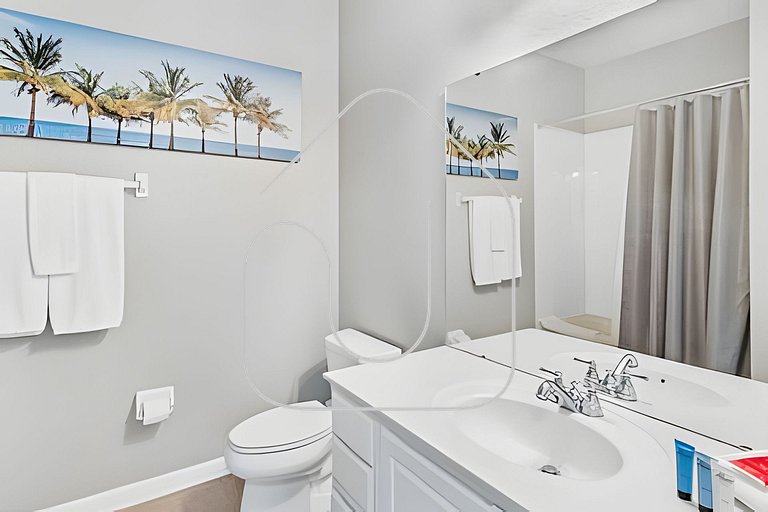 Vista Cay 4BR Condo w/ Balcony & Foosball Fun