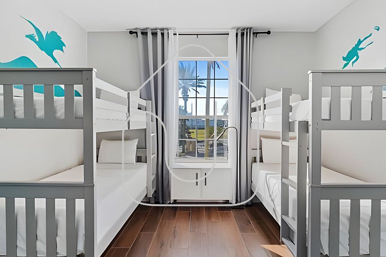 Vista Cay 4BR Condo w/ Balcony & Foosball Fun