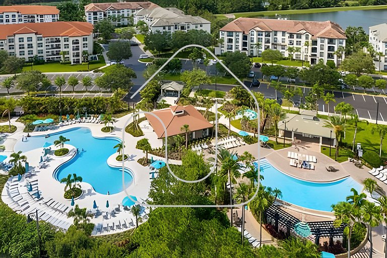 Vista Cay 4BR Condo w/ Balcony & Foosball Fun