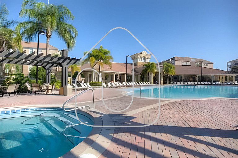 Vista Cay 4BR Condo w/ Balcony & Foosball Fun