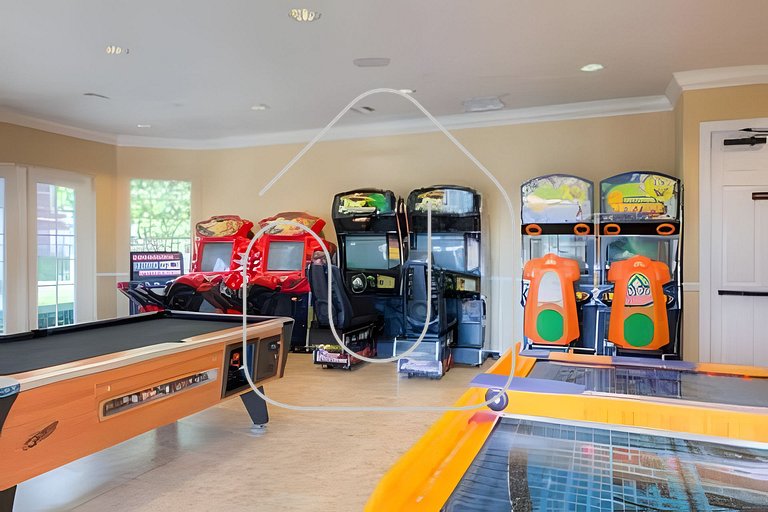 Vista Cay 4BR Condo w/ Balcony & Foosball Fun