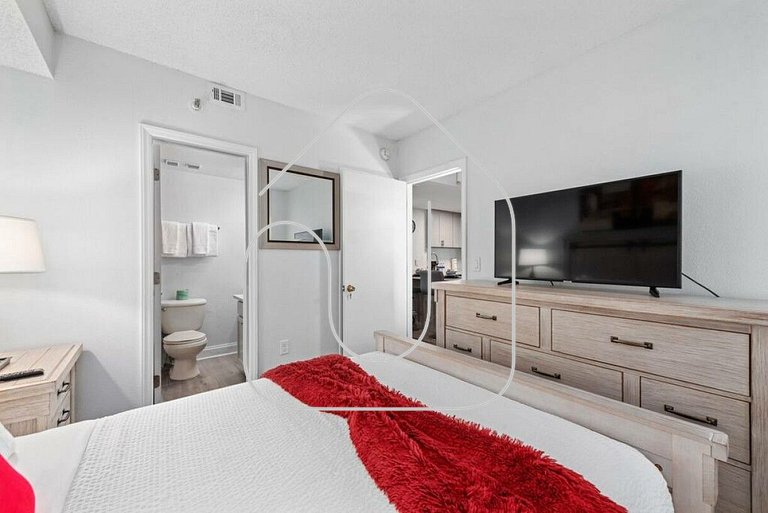 The Enclave 2BR Suite w/ Pool & Gym Access