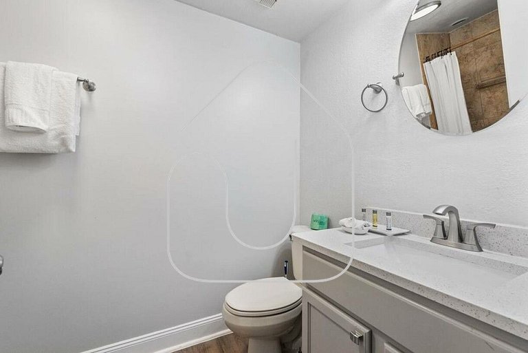 Suíte 2Q no The Enclave c/ Piscina e Academia