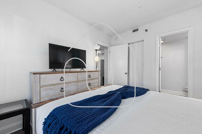 The Enclave 2BR Suite w/ Pool & Gym Access