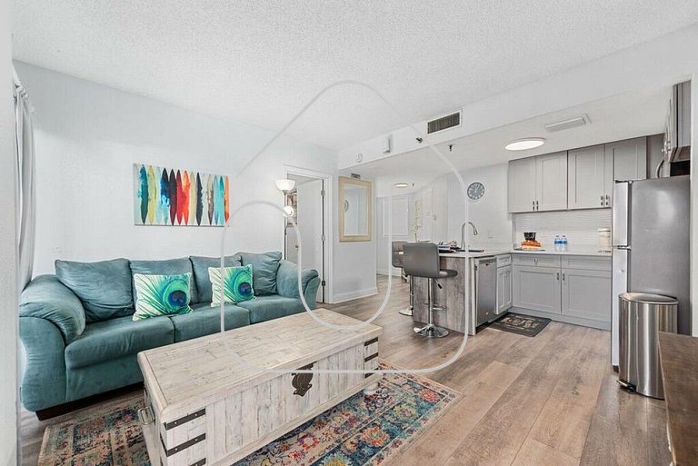 Suíte 2Q no The Enclave c/ Piscina e Academia