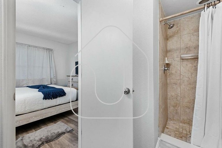 The Enclave 2BR Suite w/ Pool & Gym Access