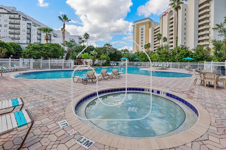 The Enclave 2BR Suite w/ Pool & Gym Access