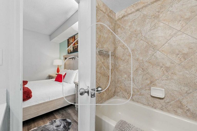 The Enclave 2BR Suite w/ Pool & Gym Access