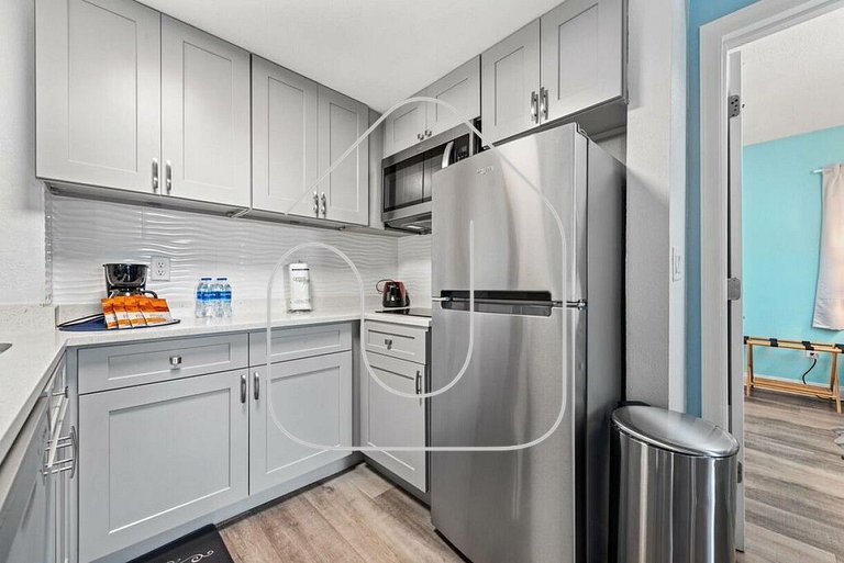 The Enclave 2BR Suite w/ Pool & Gym Access