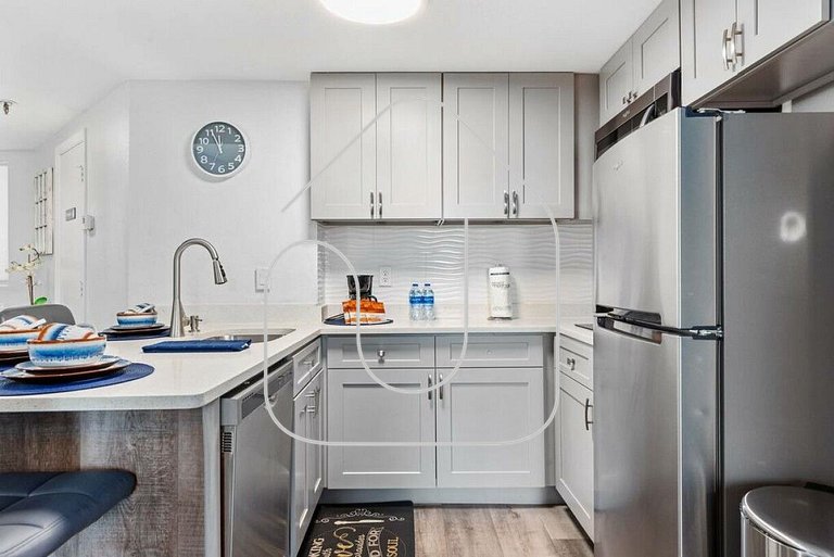 The Enclave 2BR Suite w/ Pool & Gym Access