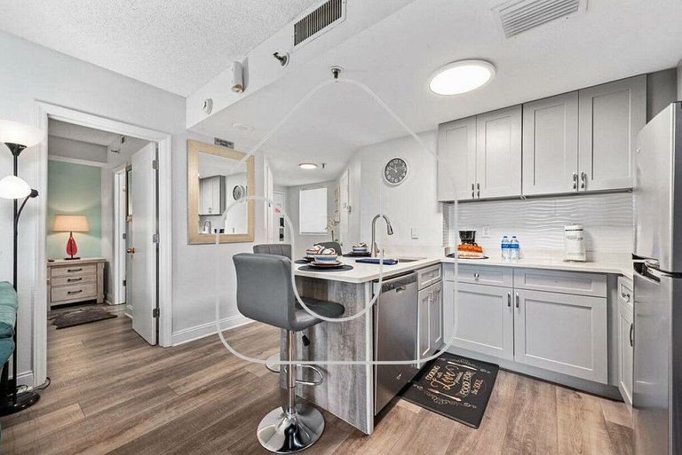 The Enclave 2BR Suite w/ Pool & Gym Access