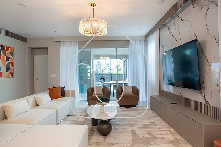 7‑Bed Villa with Private Pool – Solara Resort