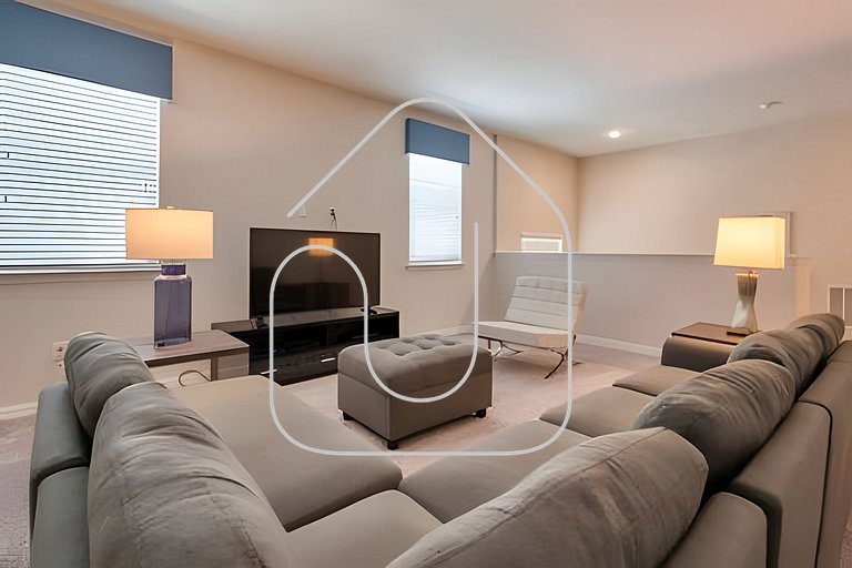 Modern 6BR Villa w/ Pool & Resort Access