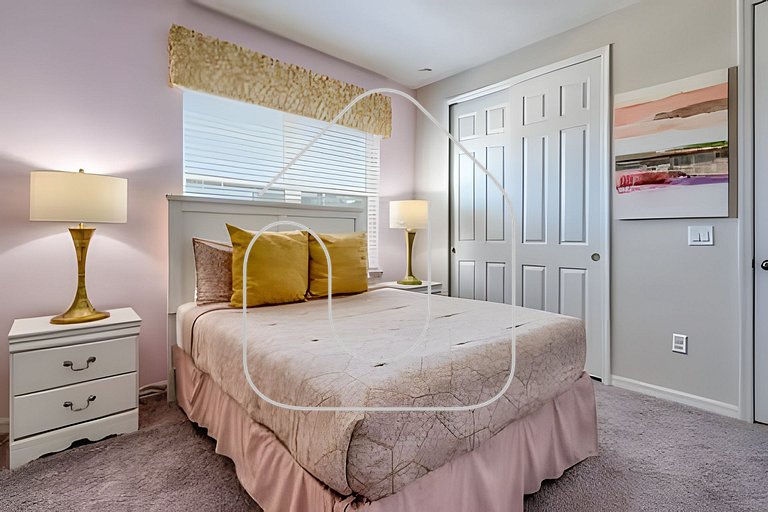 Modern 6BR Villa w/ Pool & Resort Access