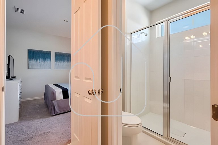 Modern 6BR Villa w/ Pool & Resort Access